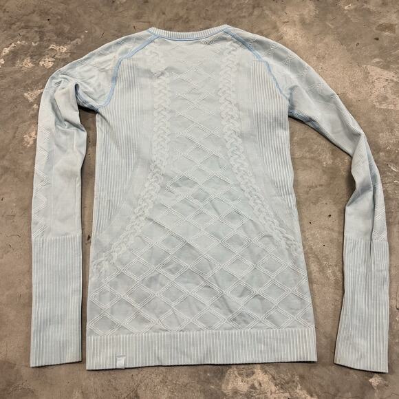 Lululemon Women’s Blue Rest Less Cable Knit Textured Athleisure Top Size 15x26 - Picture 3 of 6